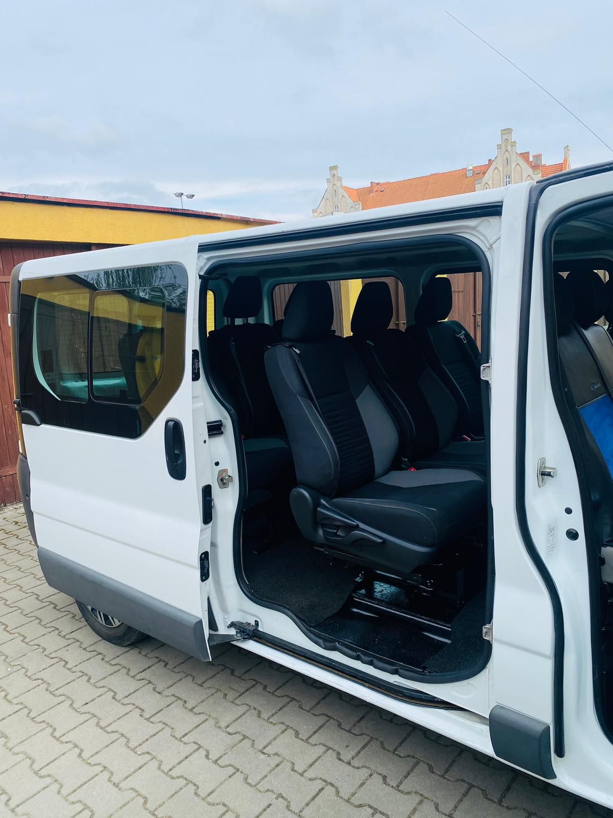 Opel Vivaro 2.0 disel 9 osobowy