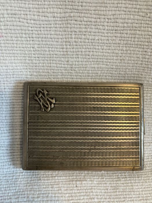 Papierośnica z sygnaturą