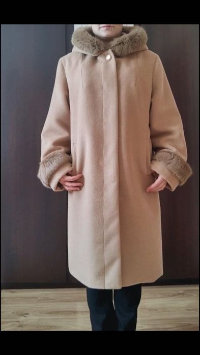 Płaszcz wełniany z obszyciem