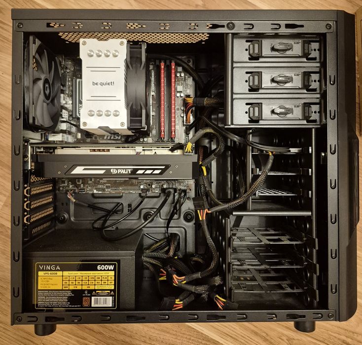 Не дорогий персональний комп'ютер.