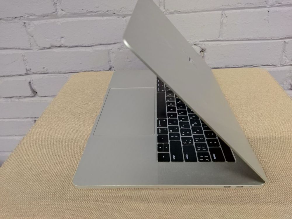 MacBook Pro 15" MV902 (i7 2.6GHz/ 256GB/ 16GB)