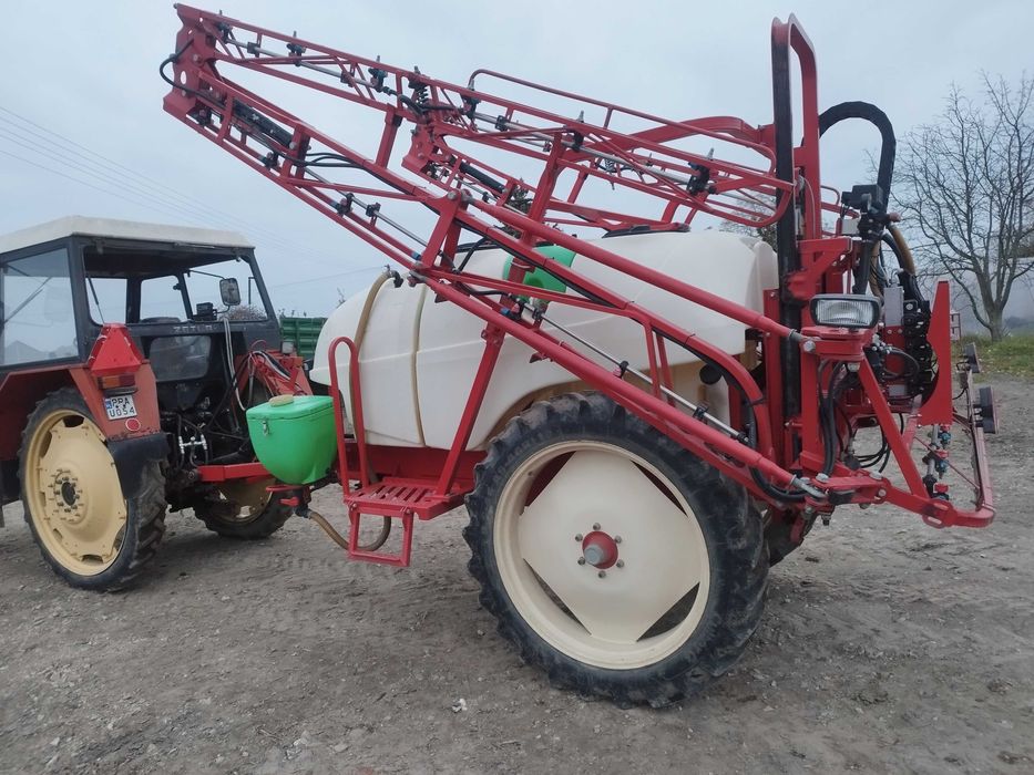 Opryskiwacz bury hydraulik 2000l 15m