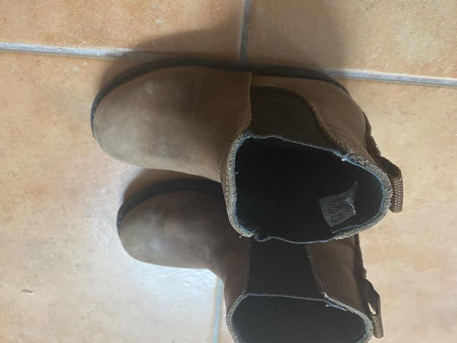 Botins de pele encerada
