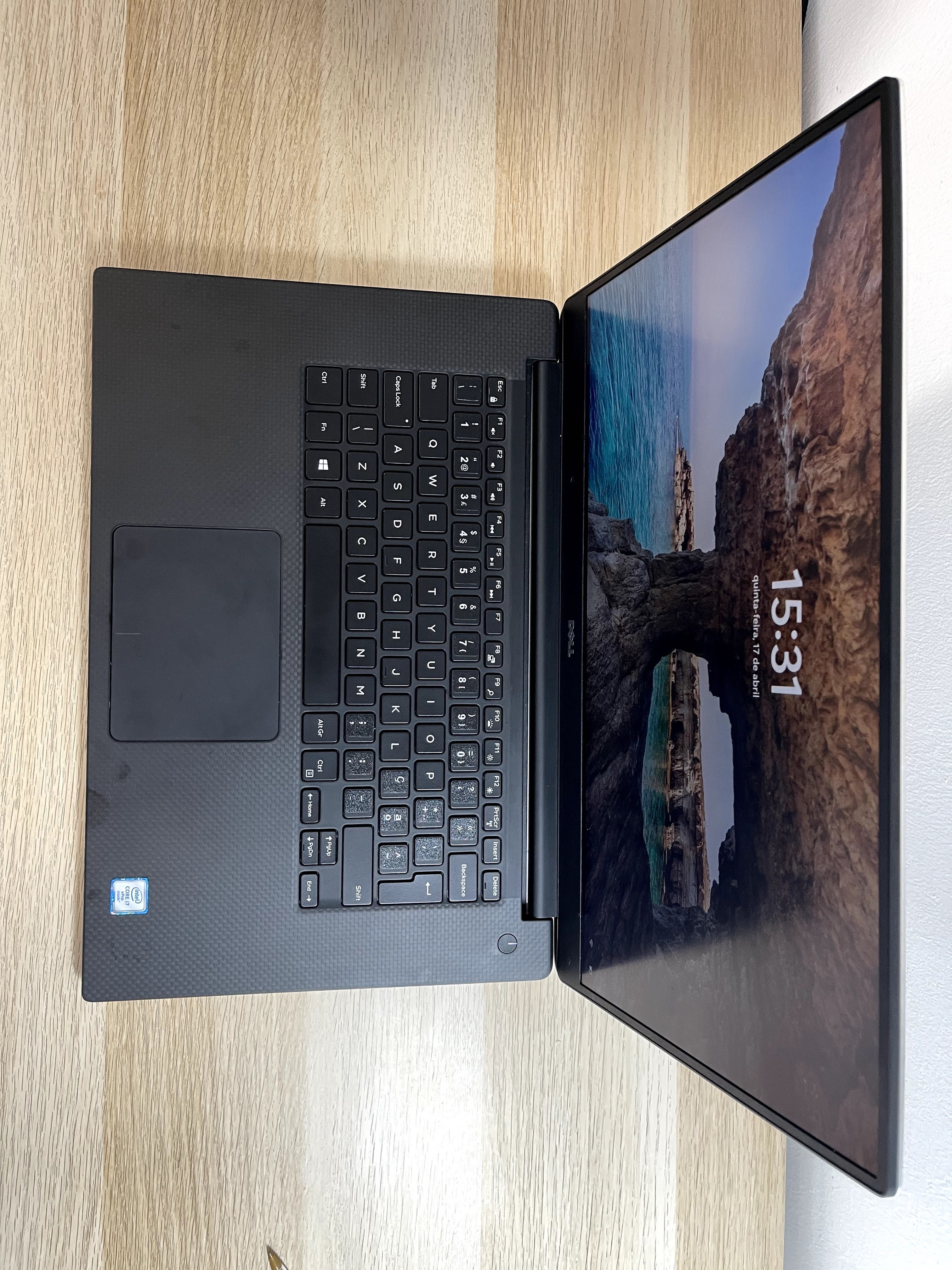 Dell Precision 5520 - i7-6820HQ 2.70GHz