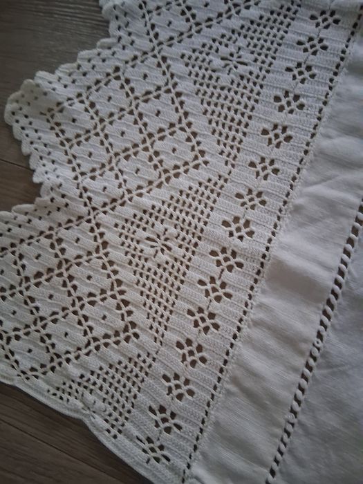 Cortinas em linho caseiroro e renda