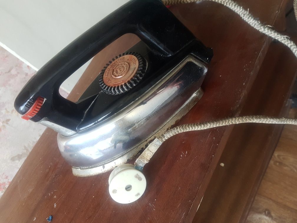 Продам утюг 1976г.р.