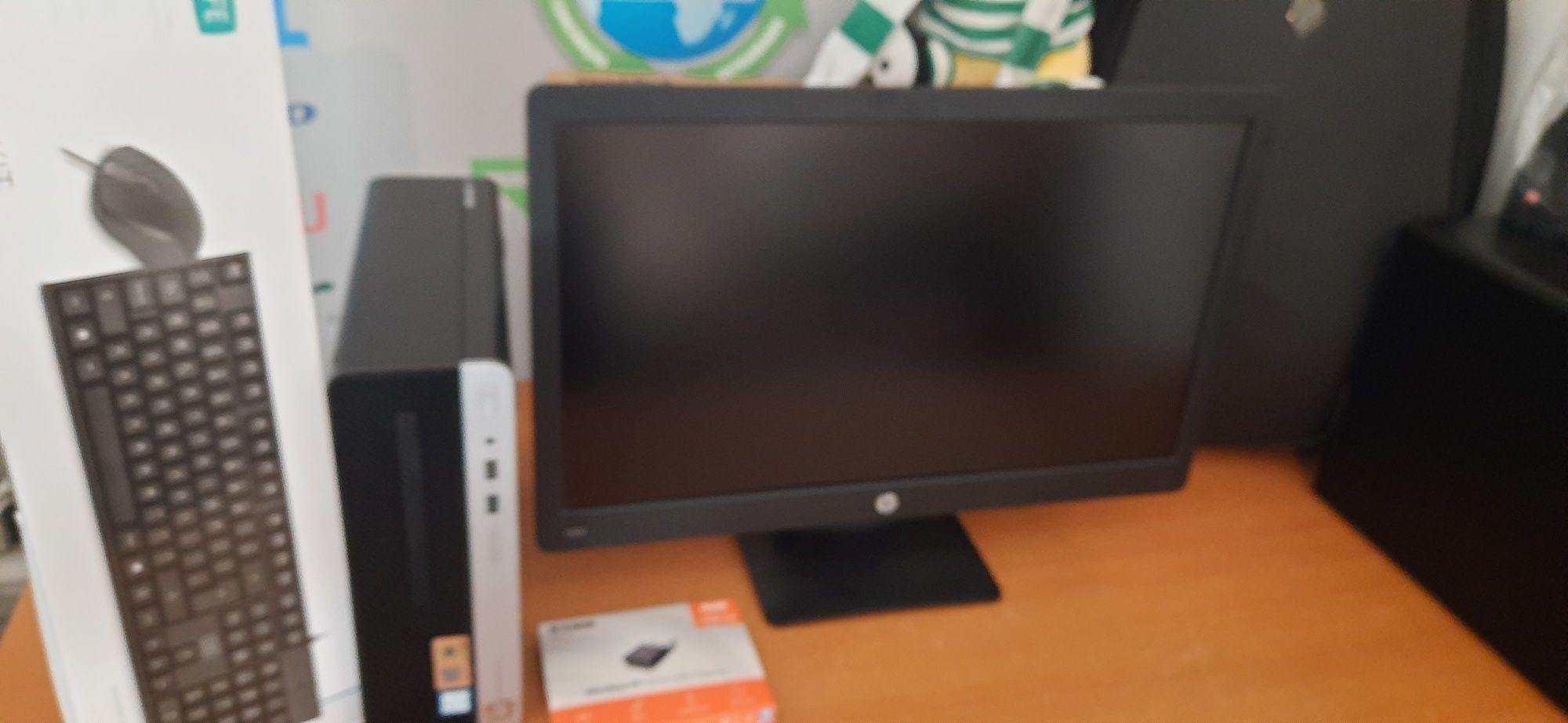 Pack Pç HP400G4+Lcd 22"P. 7ªG|I3-7100-3.9G|16G|SSD256G|Kit|Wifi|W11