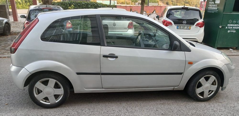 Ford fiesta 5 lugares