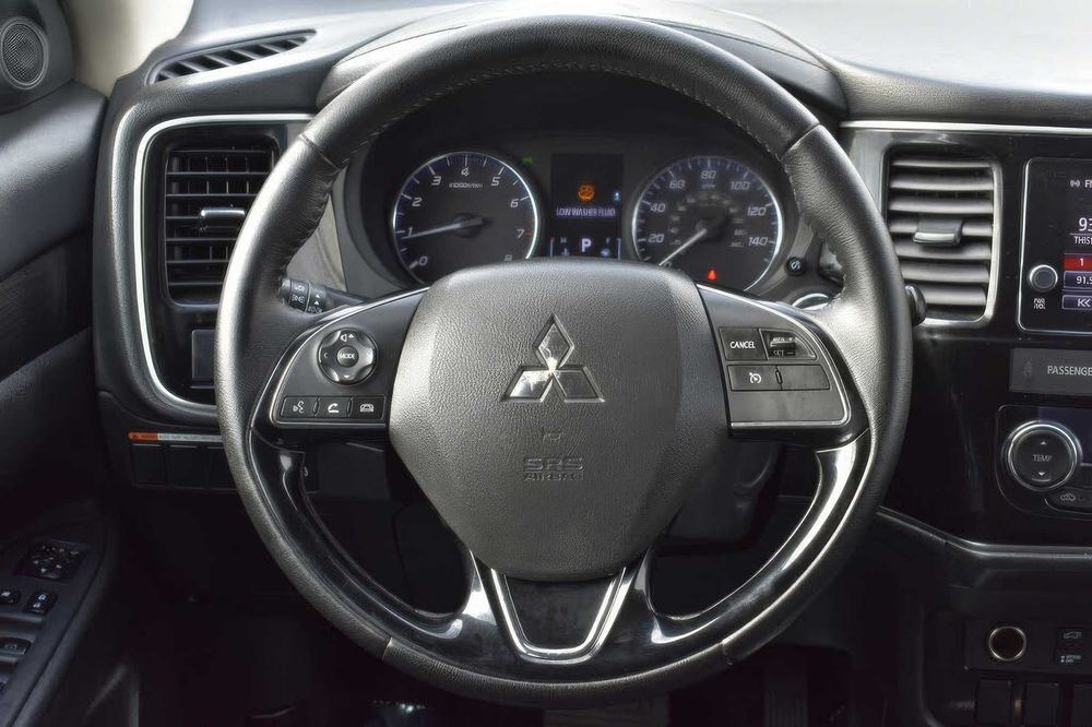 Mitsubishi Outlander      2018