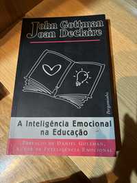 Livro sobre inteligencia emocional na educação