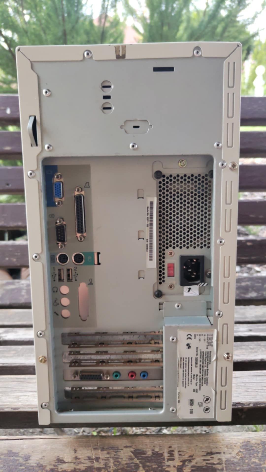 retro komputer Celeron 366