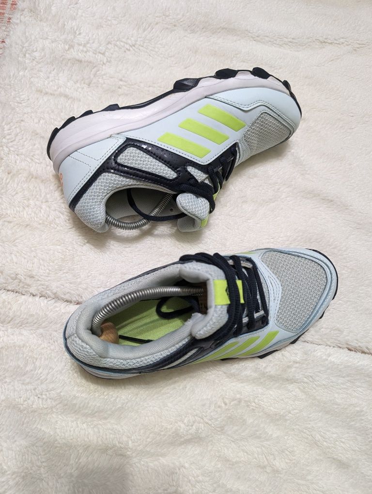 Кросівки Adidas 36р. 23см original відмінний стан