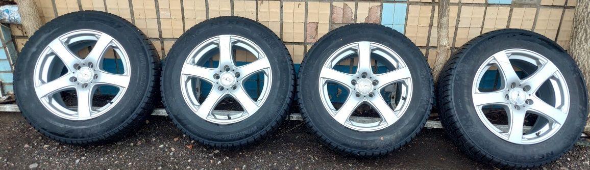 Диски R 17 5x114.3 резина гума Nexen 225/65/17