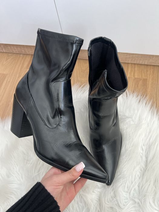 Чорні шкіряні казаки mango / чорні ботильйони / чобітки