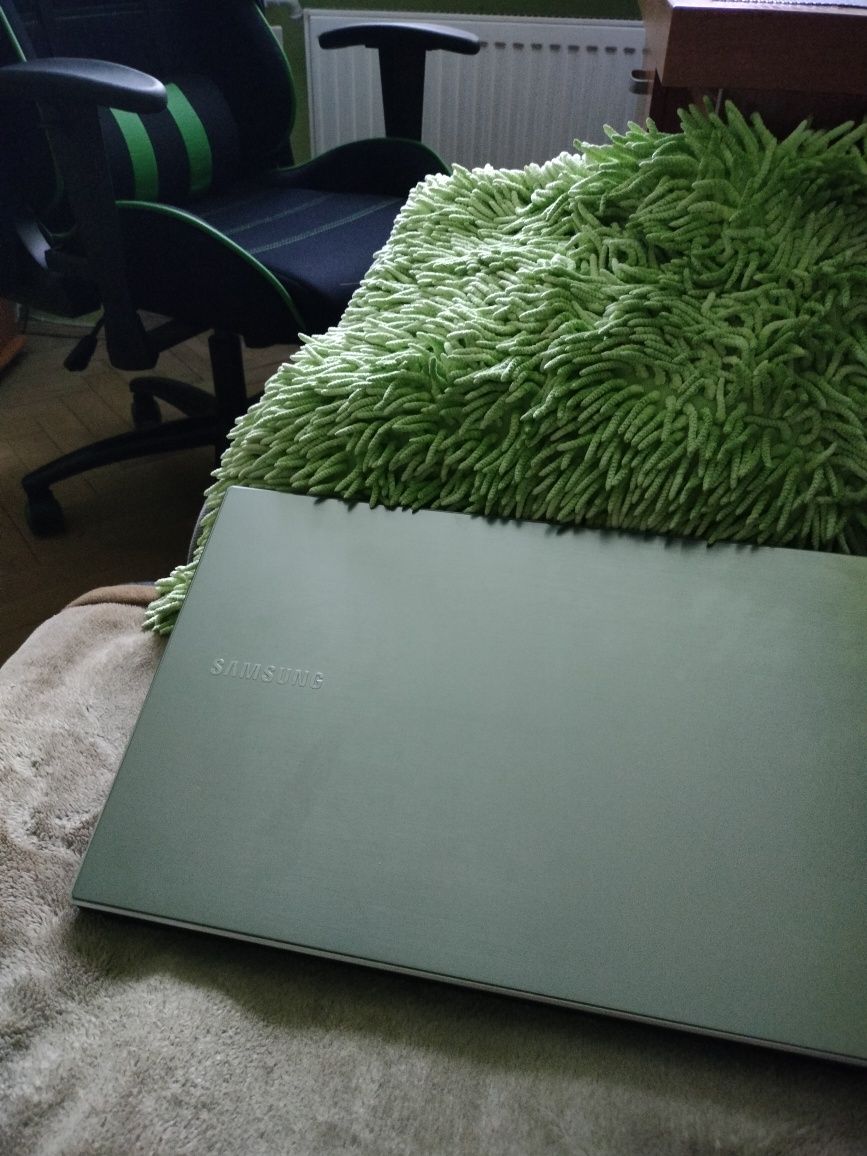 Sprzedam laptop Samsung