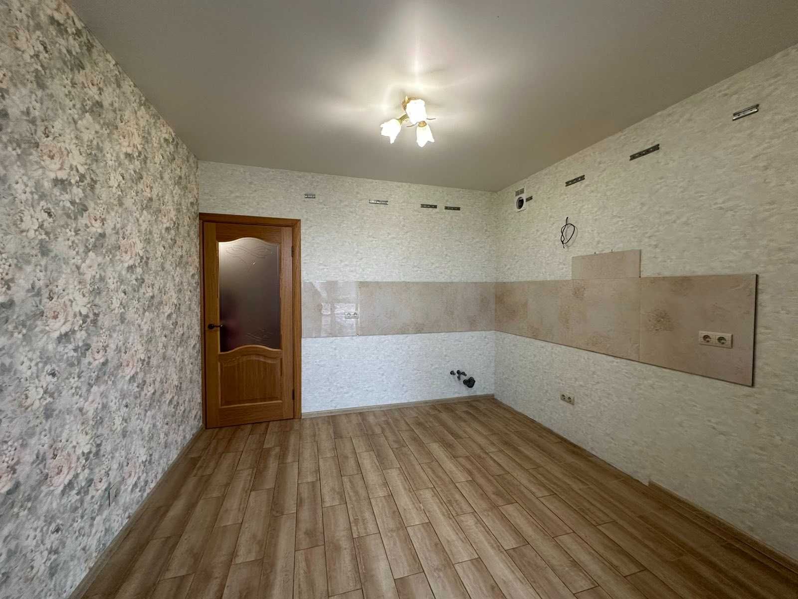 Продаж 2 кк квартири , новобуд , 70 метрів , 2 поверх , цегла ,  газ
