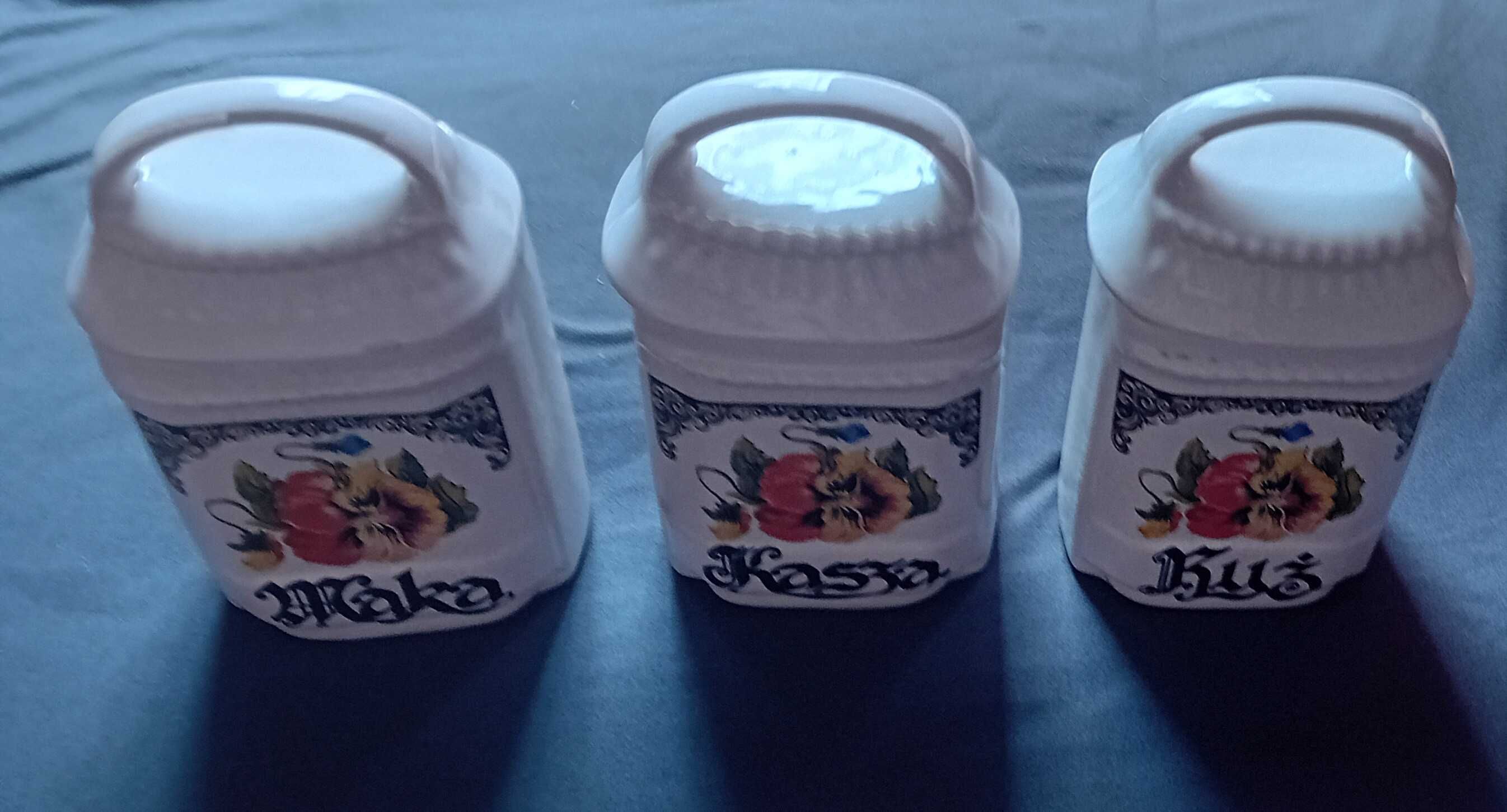 Zestaw 3 fajansowych pojemników kuchennych. PRL.