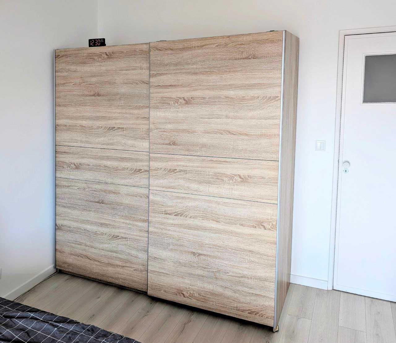 Roupeiro Conforama NEVADA com portas deslizantes 220x209cm carvalho