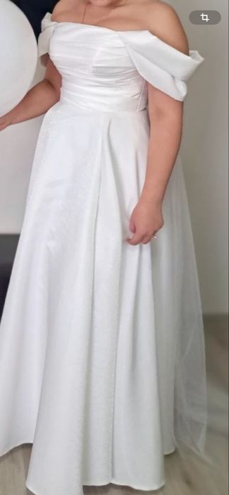 Весільна сукня в гарному стані ( дуже гарна- фото не передають )