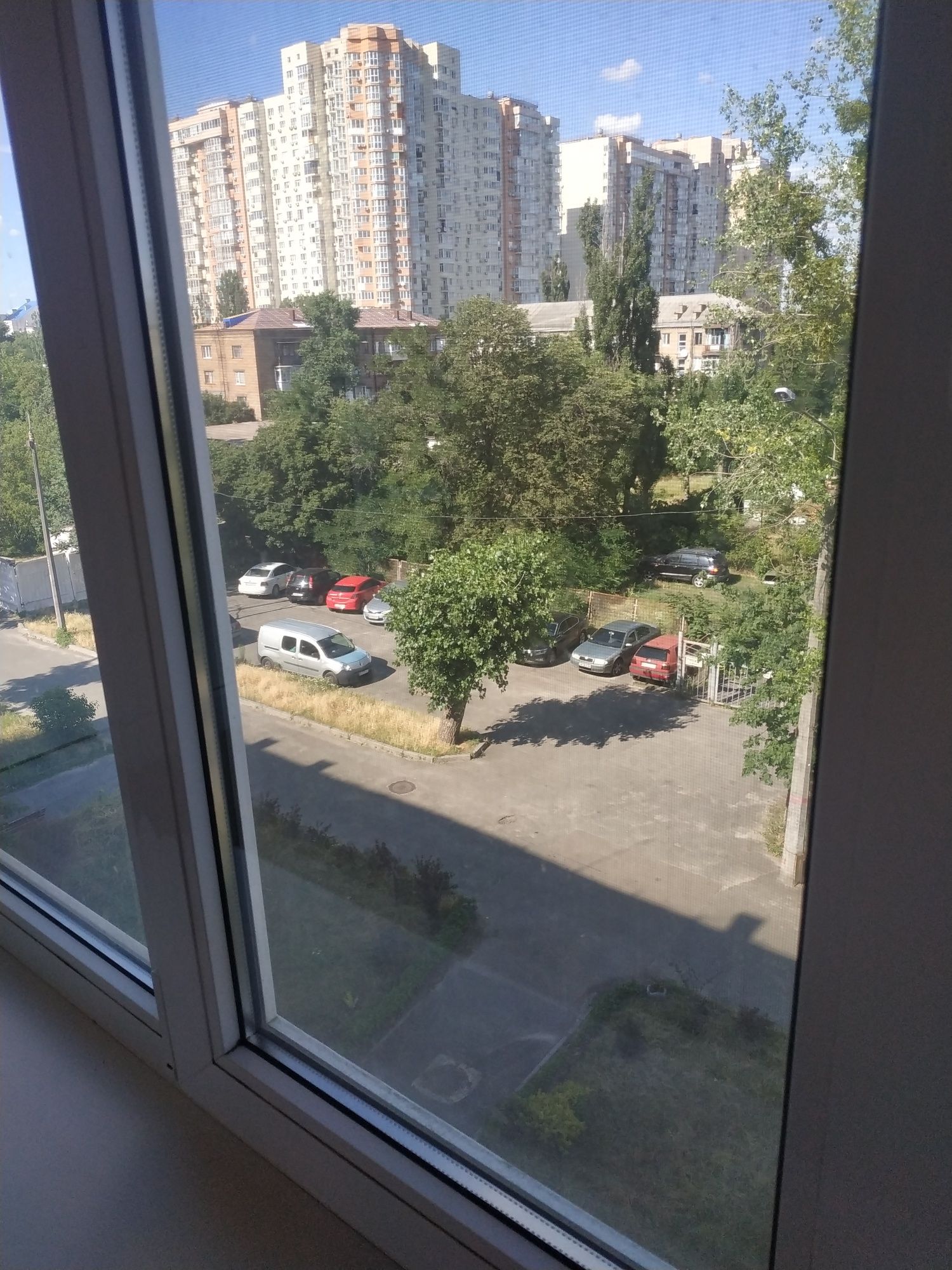 Продается 2х комнатная квартира ст.метро Дарница