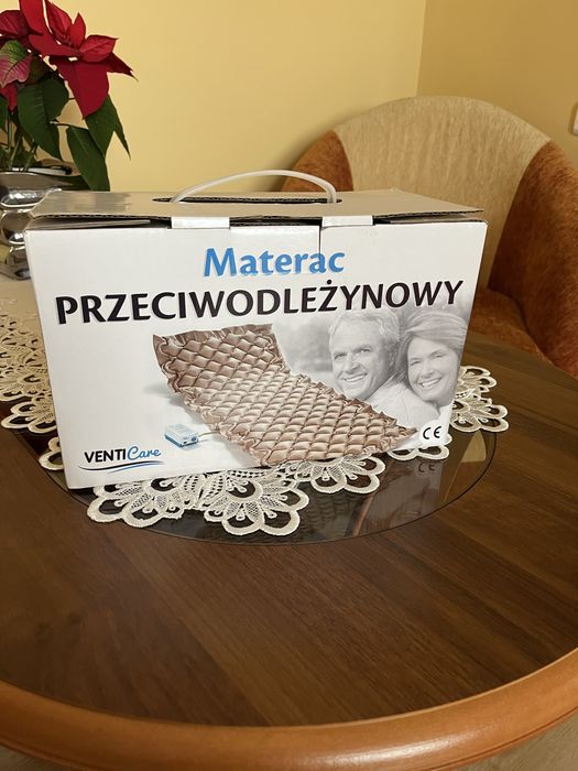 Materac przeciwodleżynowy z kompresorem