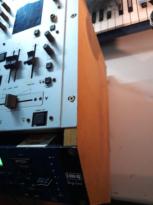 Behringer Pro Mixer DX 1000 / Stage Cdmix Twin