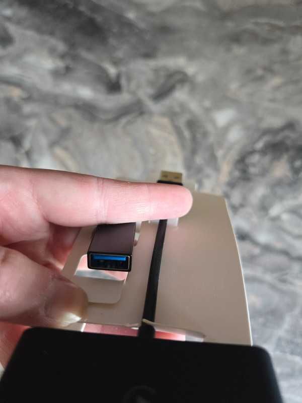 Bezprzewodowy adapter samochodowy dla systemu IOS 10