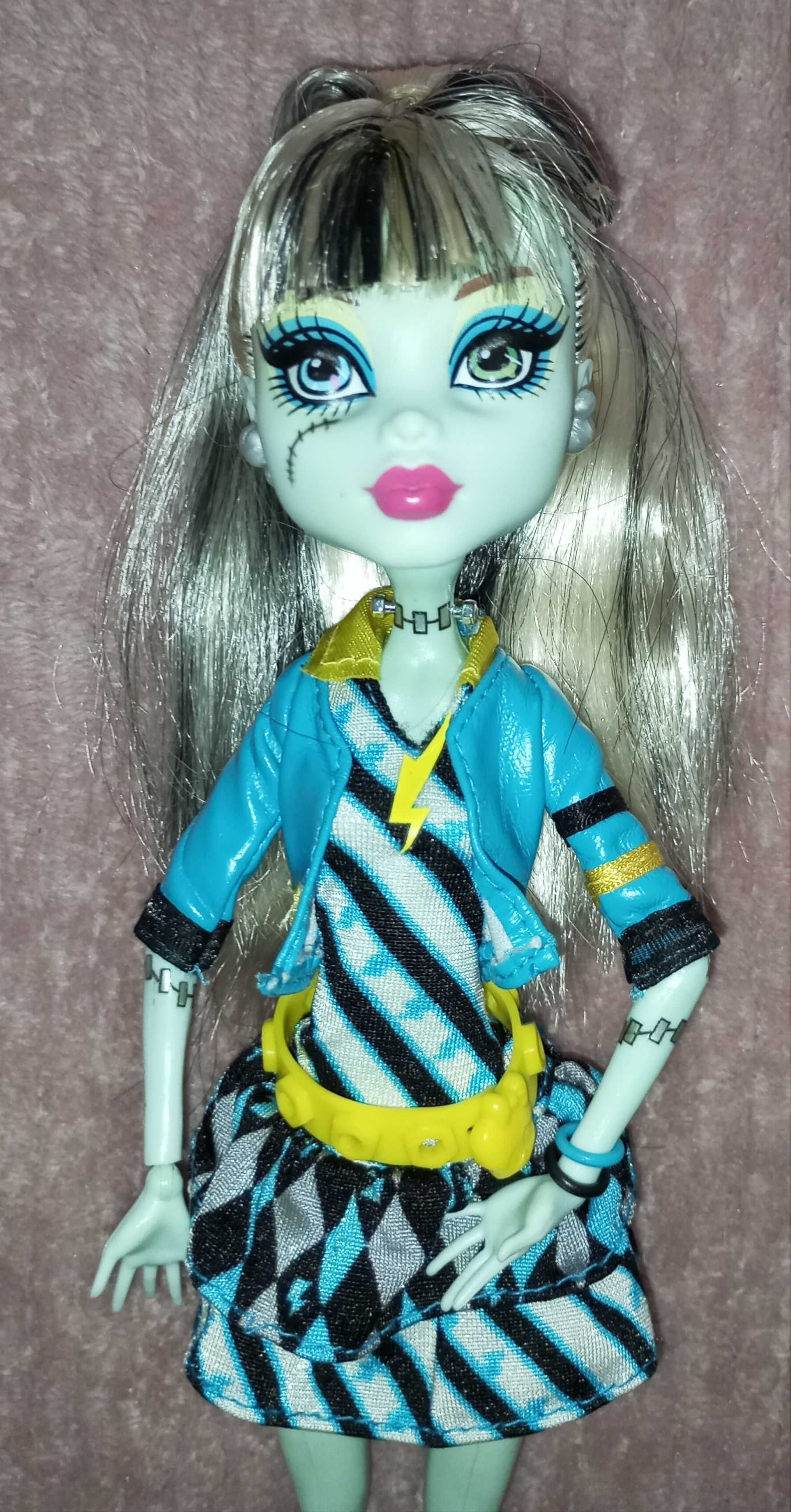 Lalka Monster High Frankie Stein Upiorni Uczniowie