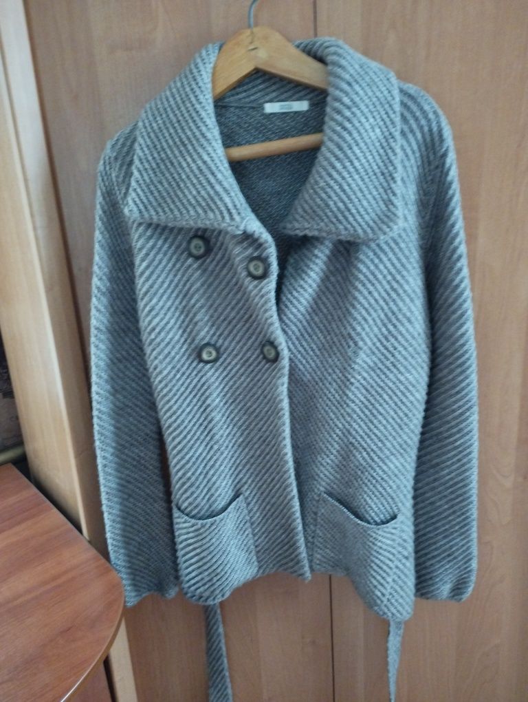 Продам кофту женскую