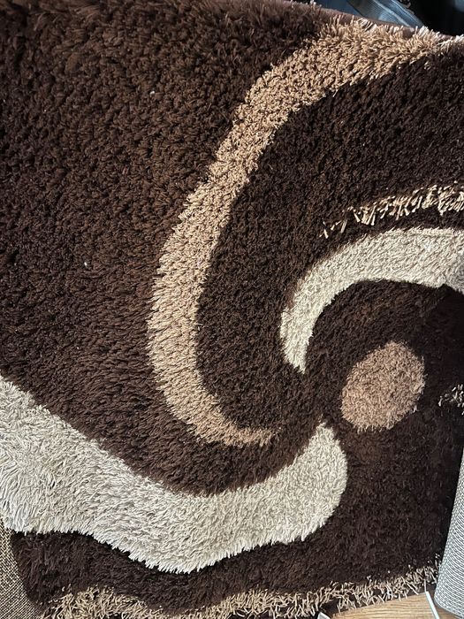 Carpete tons castanhos