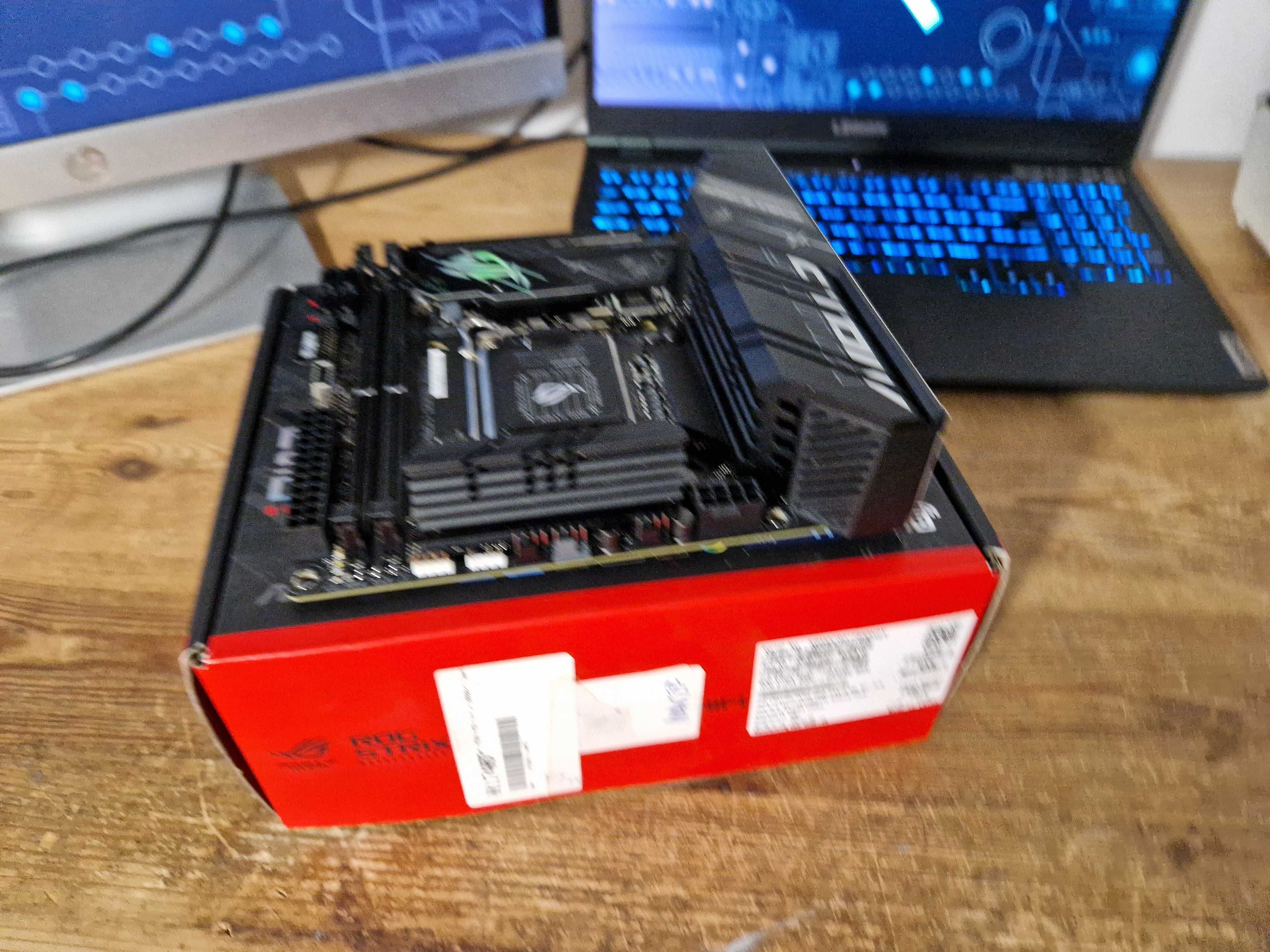 Asus rog strix B660-I GAMING WIFI (2655)