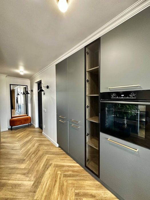 Оренда автономного VIP пентхауса в центрі міста з терасою