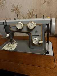 Швейная машинка Подольск-142