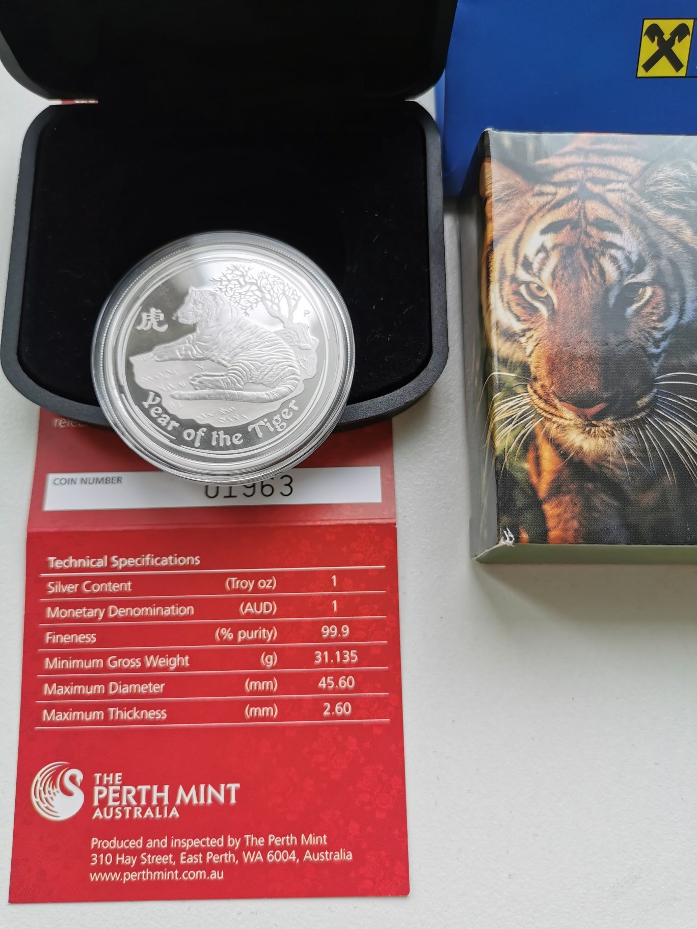 Монета срібна колекційна Рік тигра