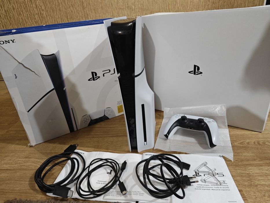 Playstation 5 Slim Blu-Ray з дисководом CFI-2016 повний комплект