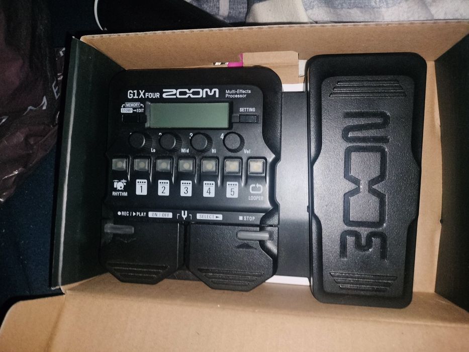 Pedal Guitarra Zoom G1X FOUR NUNCA USADO