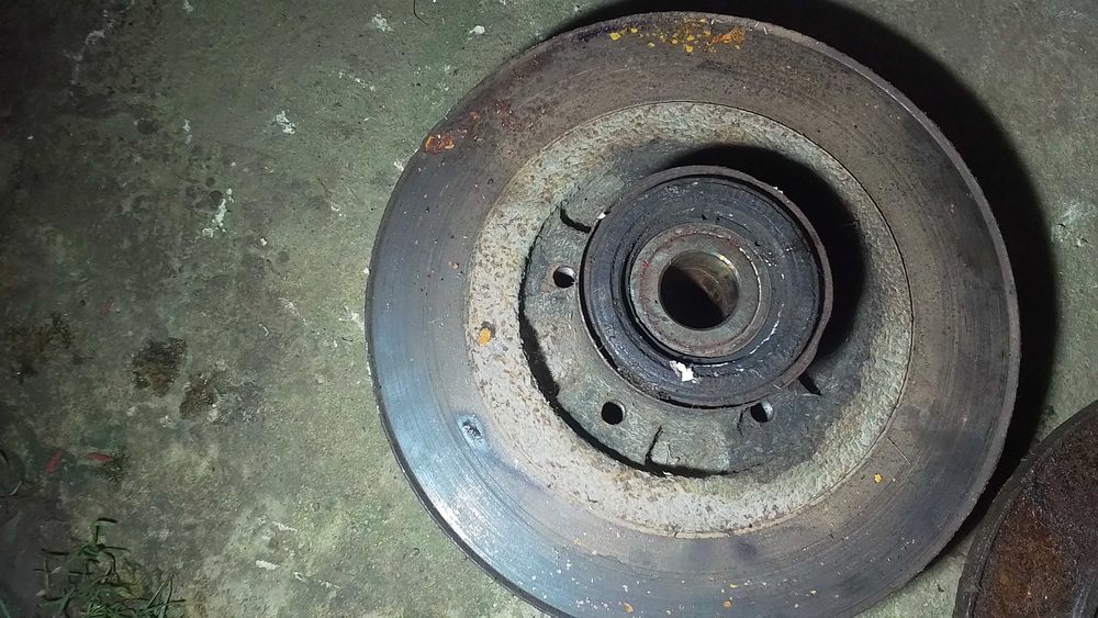 Ступиці на причіп