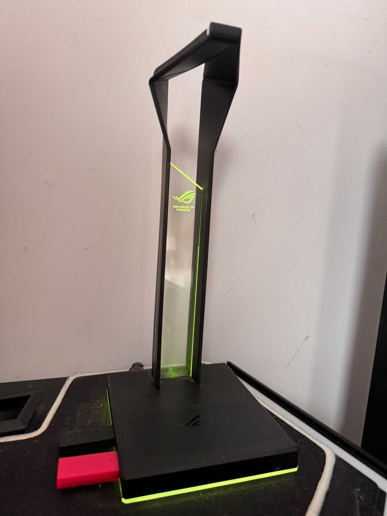 Stojak na słuchawki ASUS ROG Throne