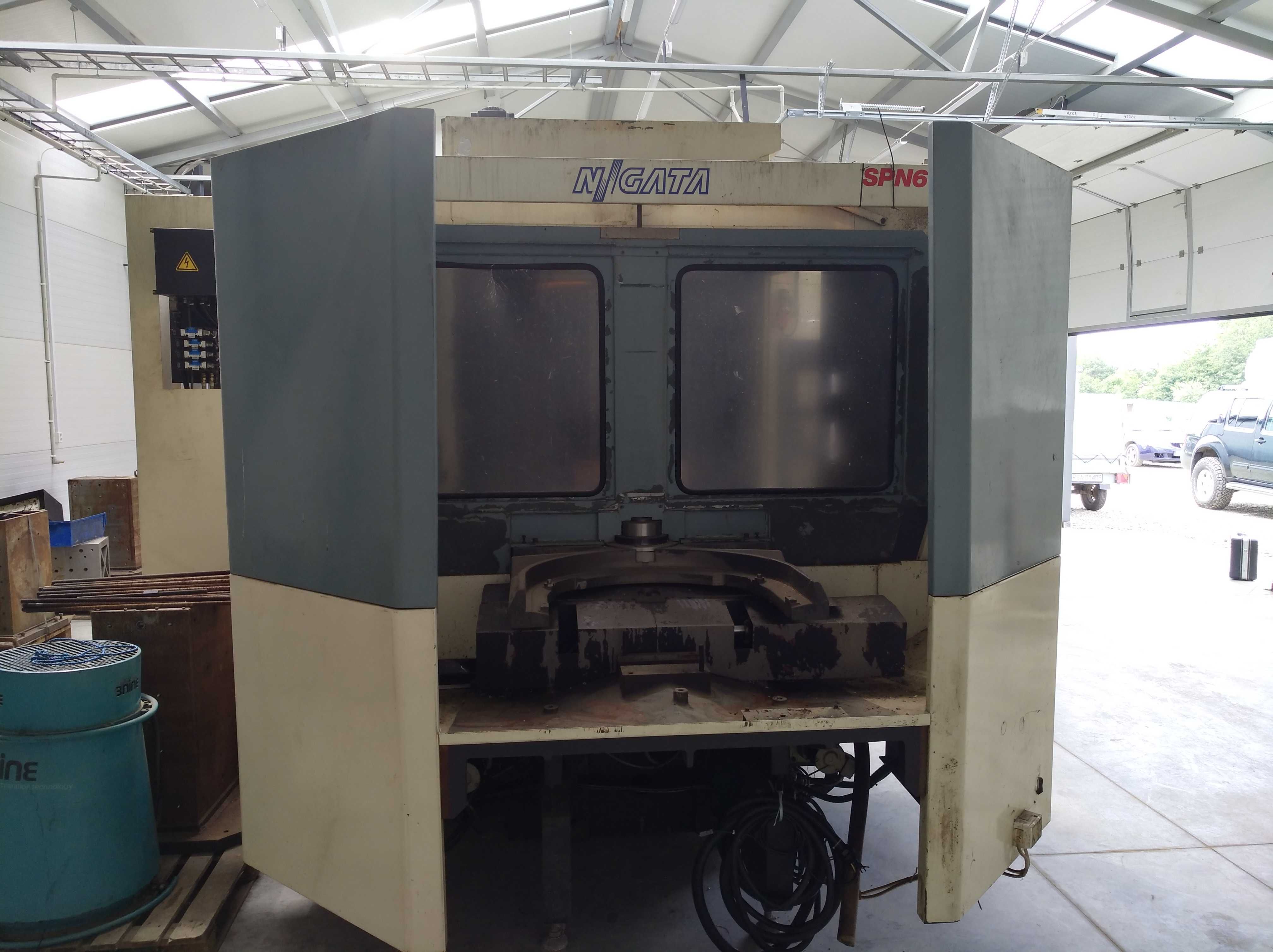 NIIGATA SPN63 CNC Frezarka Fanuc 16-M