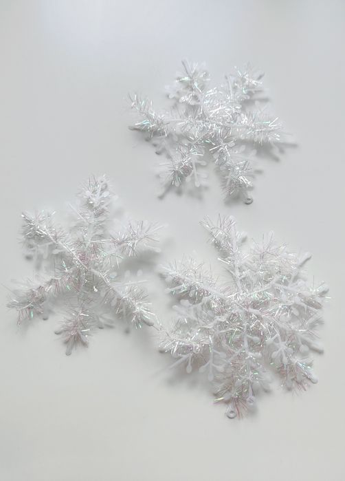 Zestaw 26 dekoracyjnych śnieżynek