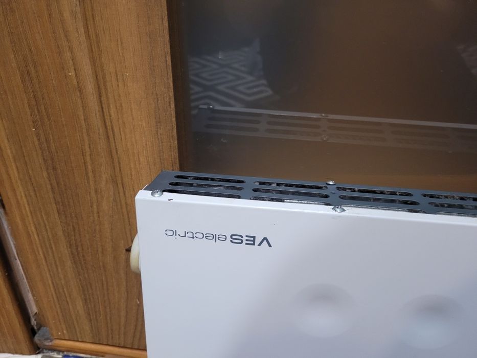 ścienny grzejnik konwekcyjny, 1500W, wystarczająco wydajny, cienki grz