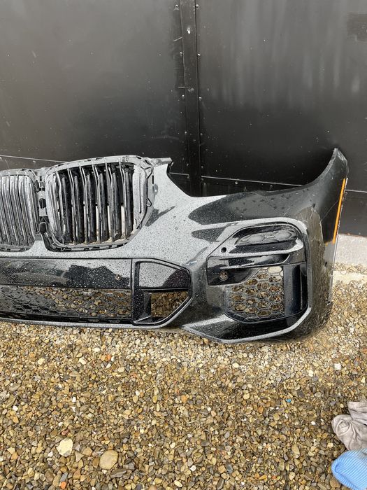 Продам половинку бампера BMW x5 g05 g05 решітка ноздрі