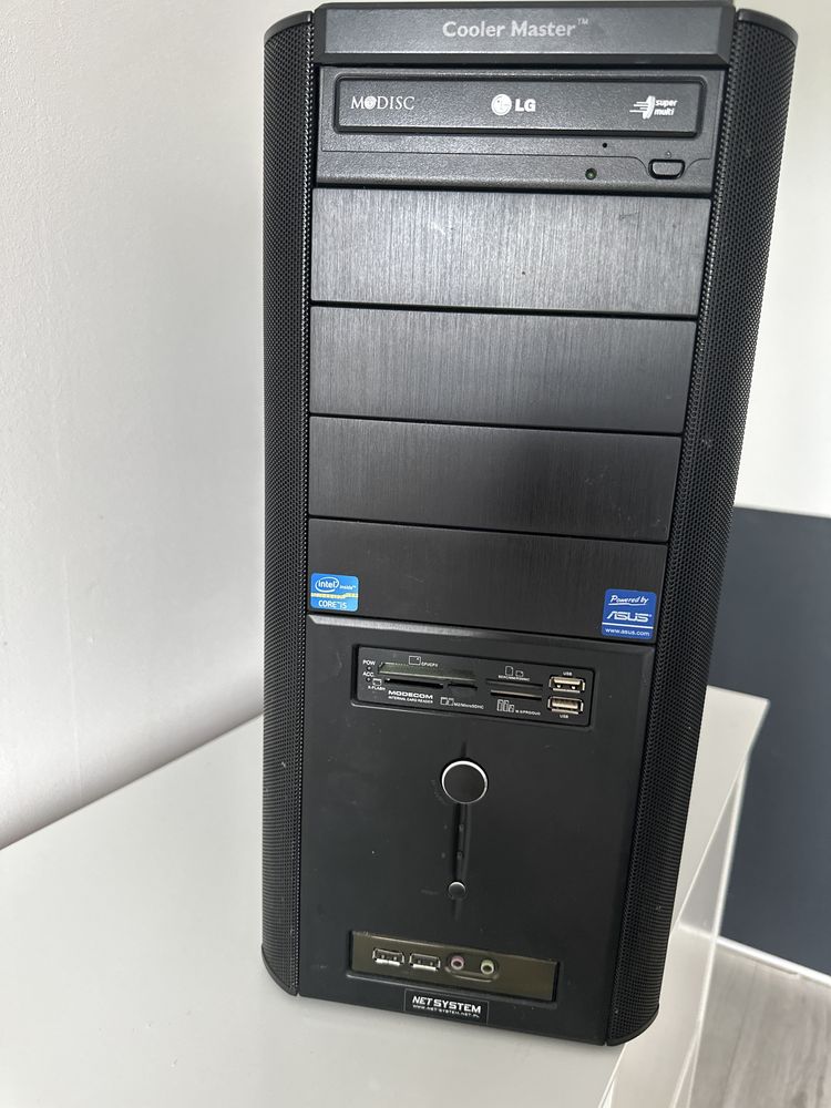 Sprzedam komputer stacjonarny pc.