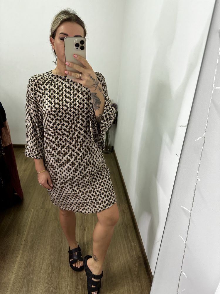 Sukienka we wzorki h&m