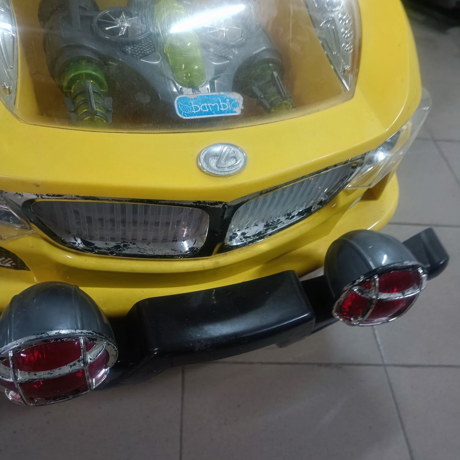 Детский электромобильт дитячій електромобіль