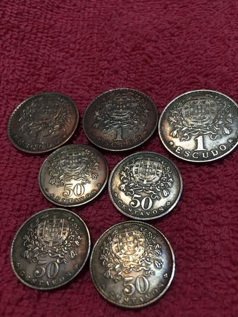Vendo seis moedas tres 1 escudo 4 de 50 centavos