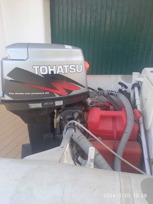 Semi- rígido VALIANT V-450 com motor TOHTSU TLDI 50HP 2T