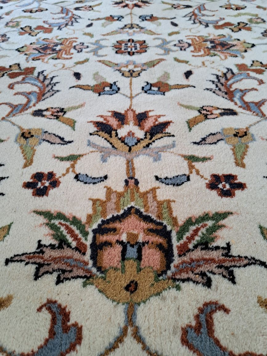 Śliczny salonowy ręcznie tkany wełniany Indyjski dywan 250x360cm