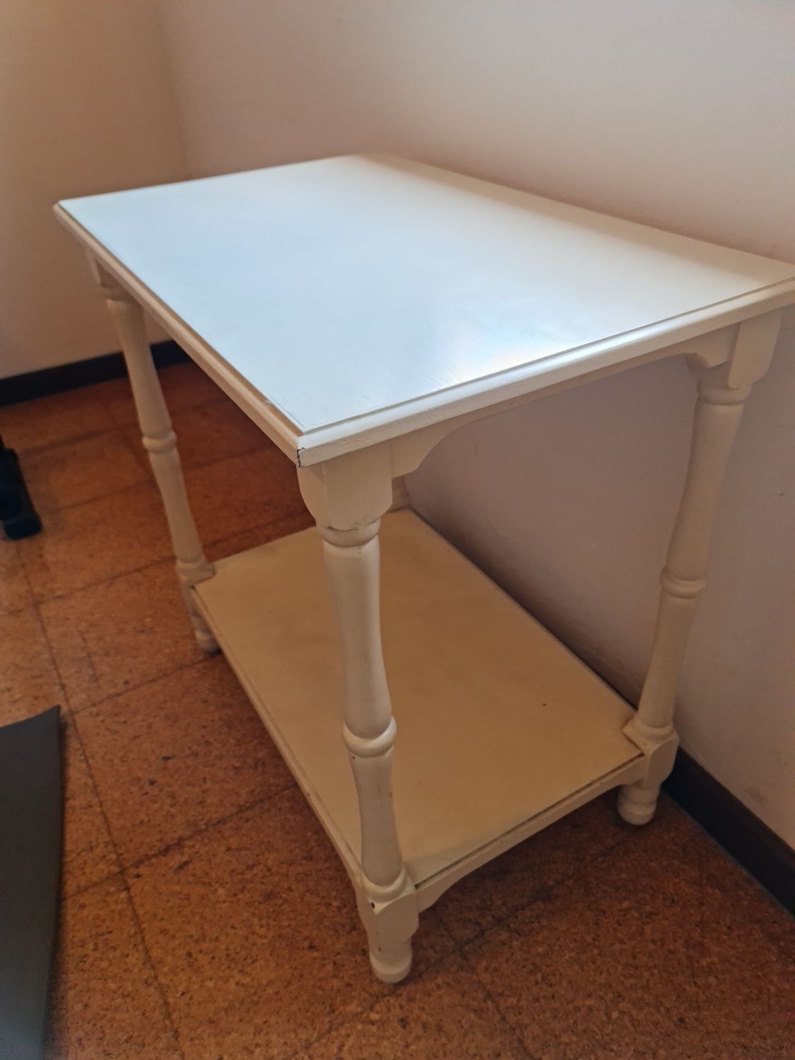 Mesa de apoio  bom estado