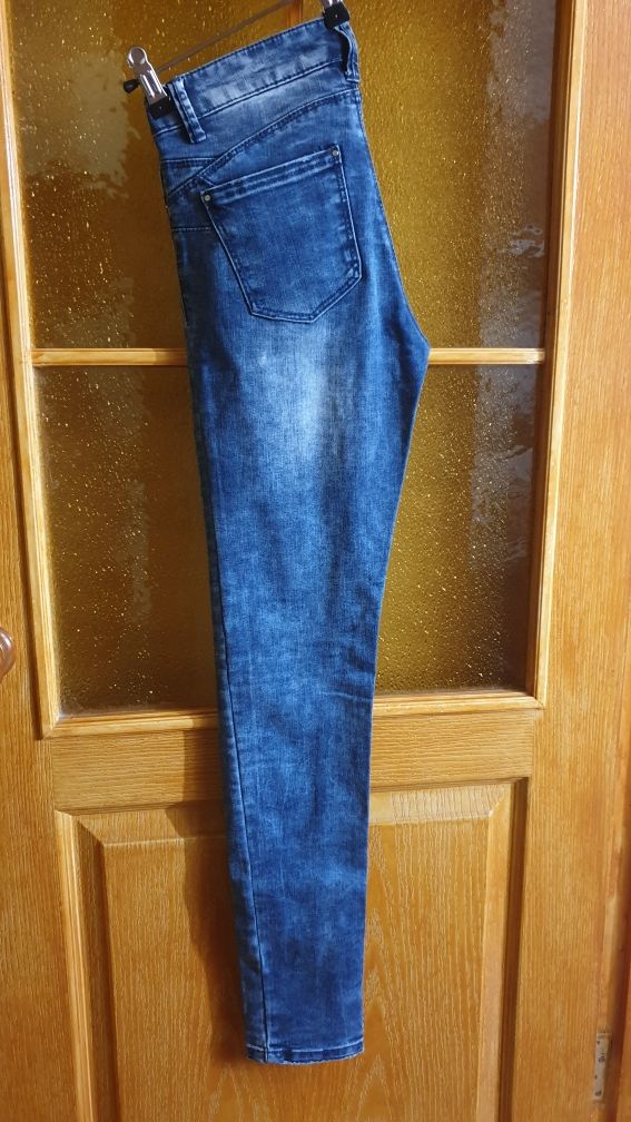 Джинсы Stradivarius 26,евр.36